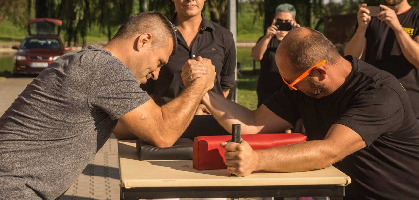 Siłowanie na rękę - Paintball Zeronudy